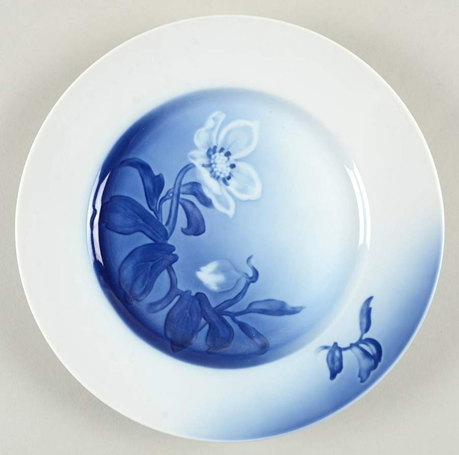 Christmas Rose Salad/Dessert Plate by Bing & Grondahl-1