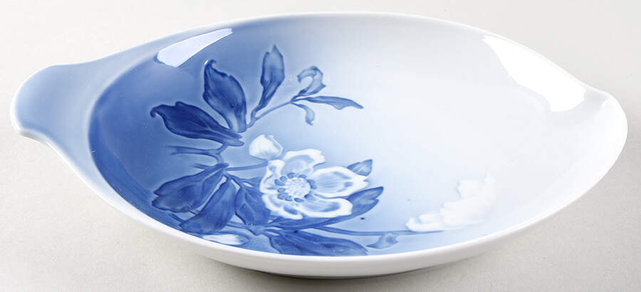 Christmas Rose Leaf Shaped Dish by Bing & Grondahl-1