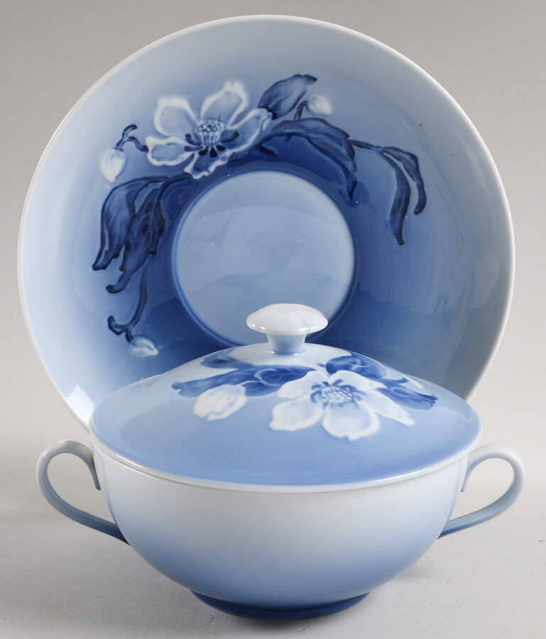 Christmas Rose Flat Cream Soup Bowl & Saucer Set with Lid by Bing & Grondahl-1