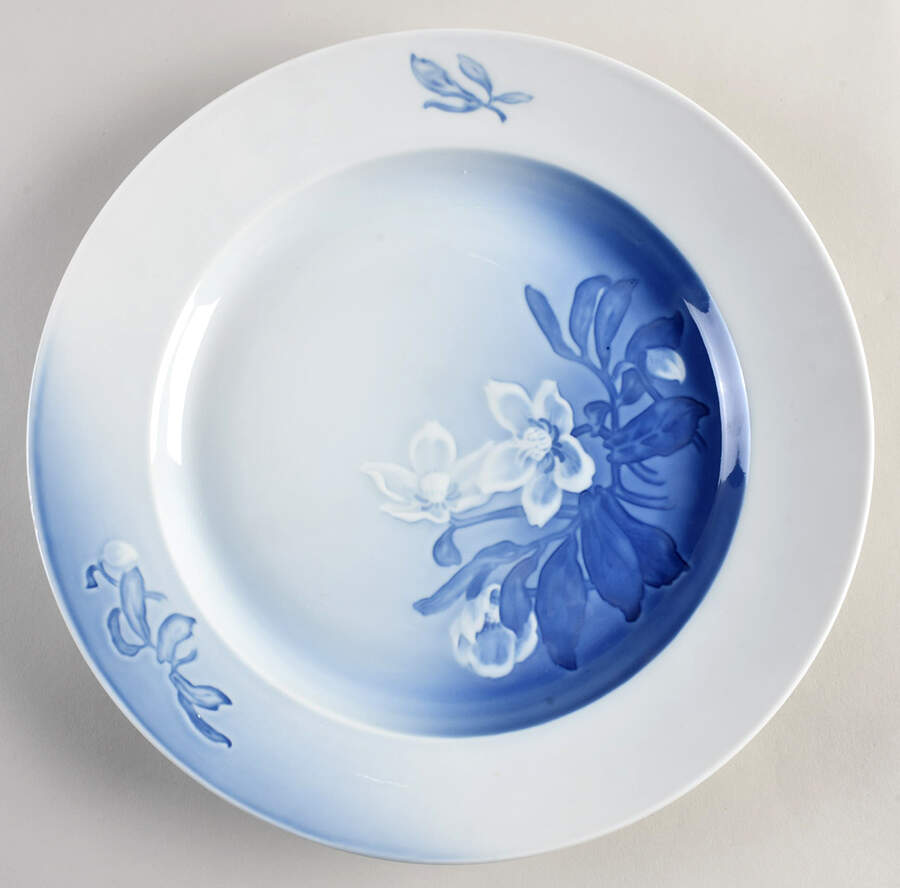 Christmas Rose 12" Chop Plate (Round Platter) by Bing & Grondahl-1
