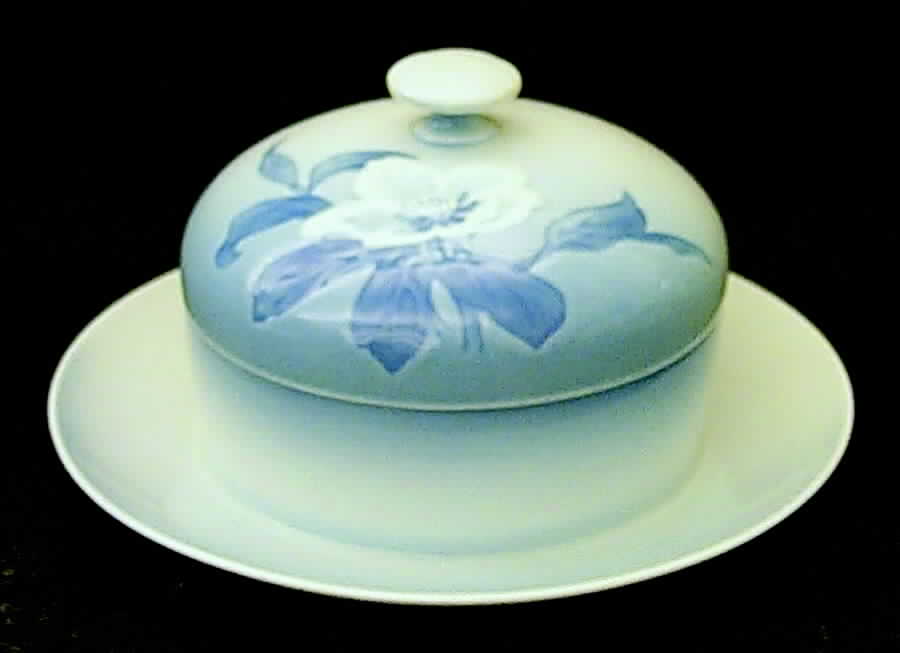 Christmas Rose Round Covered Butter by Bing & Grondahl-1