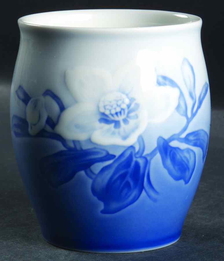 Christmas Rose Round Cigar Cup by Bing & Grondahl-1
