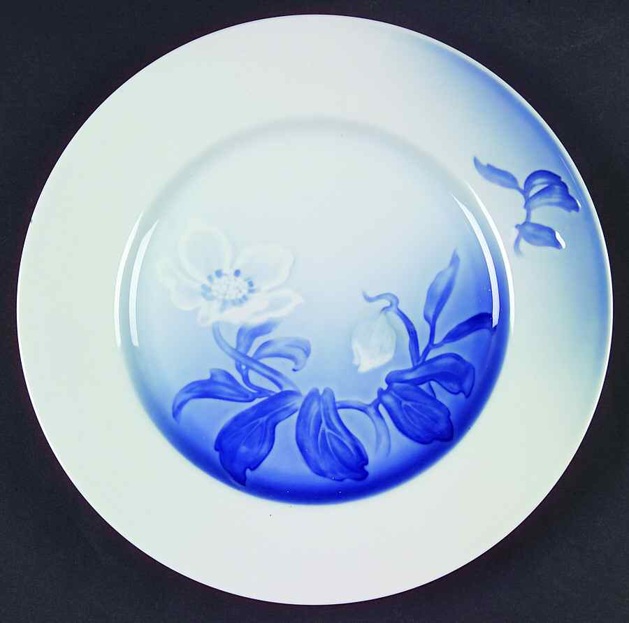 Christmas Rose Luncheon Plate by Bing & Grondahl-1