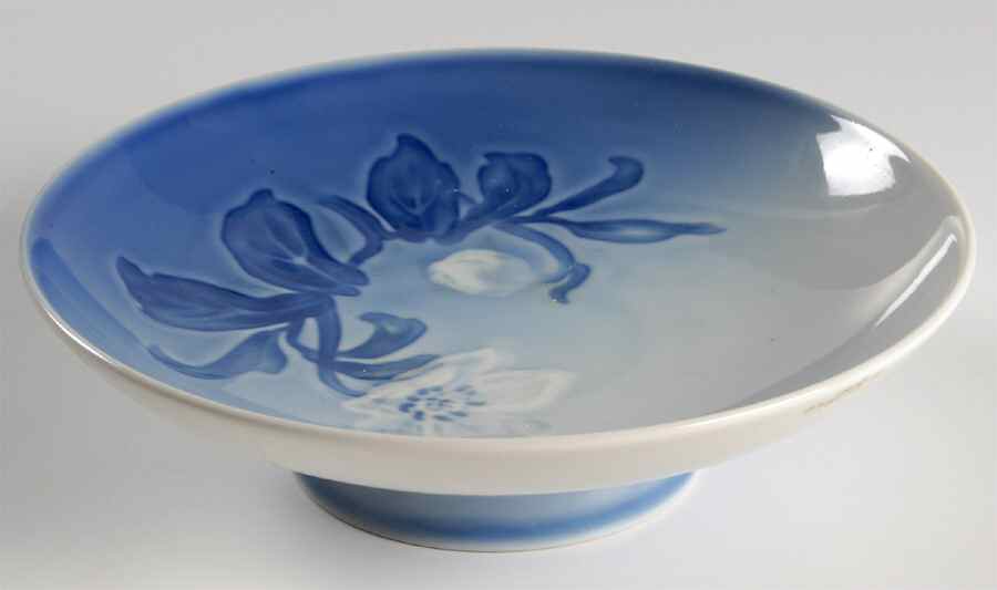Christmas Rose Round Compote (Height X Width) by Bing & Grondahl-1