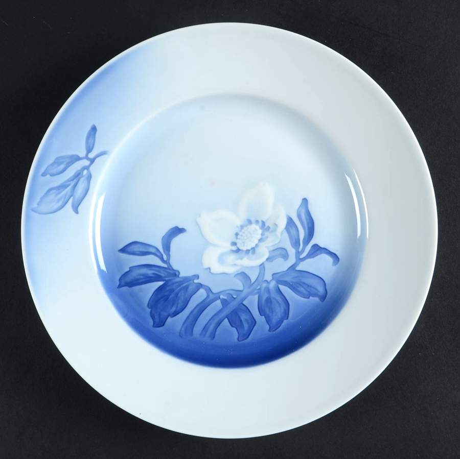 Christmas Rose Salad/Dessert Plate by Bing & Grondahl-1