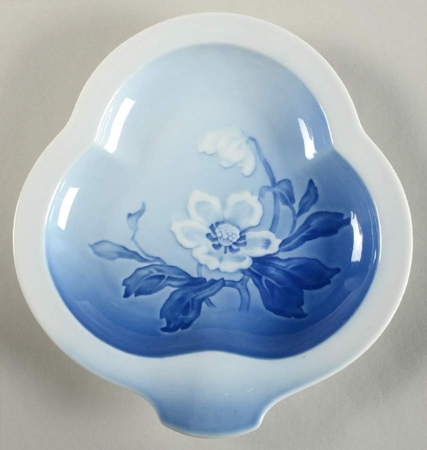 Christmas Rose Triangular Pickle Dish by Bing & Grondahl-1