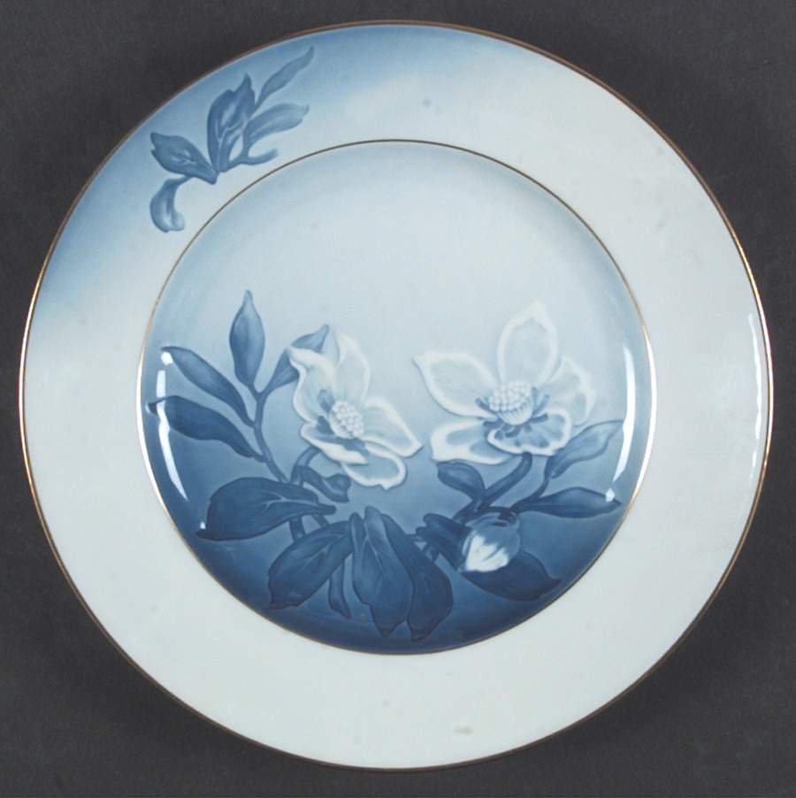 Christmas Rose Dinner Plate by Bing & Grondahl-1