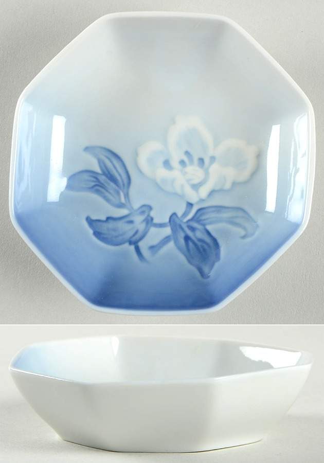 Christmas Rose 3" Ashtray by Bing & Grondahl-1