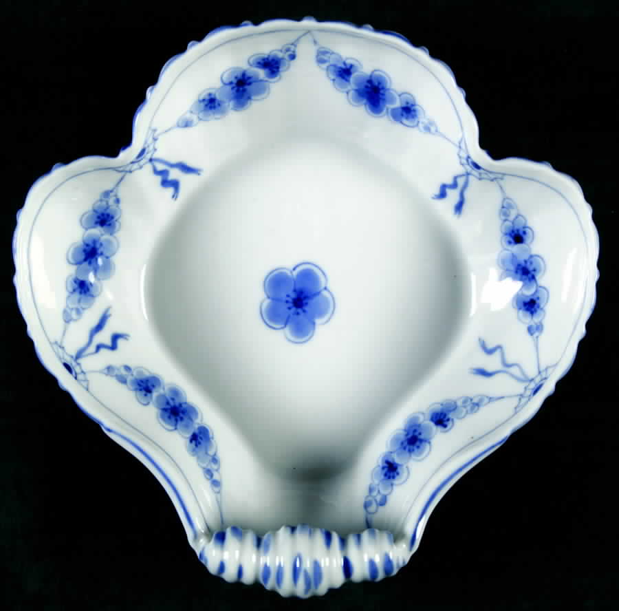 Empire Blue and White Shell Shaped Dish by Bing & Grondahl-1