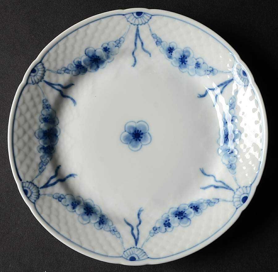 Empire Blue and White Dessert/Pie Plate by Bing & Grondahl-1