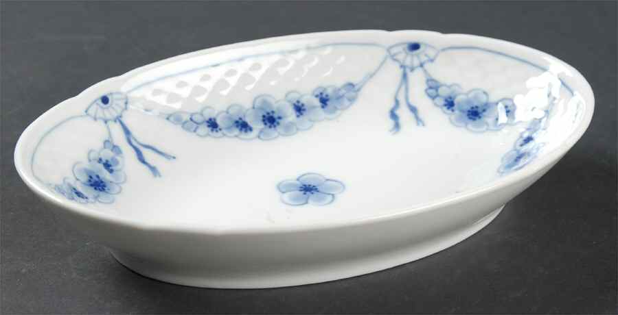 Empire Blue and White Relish by Bing & Grondahl-1
