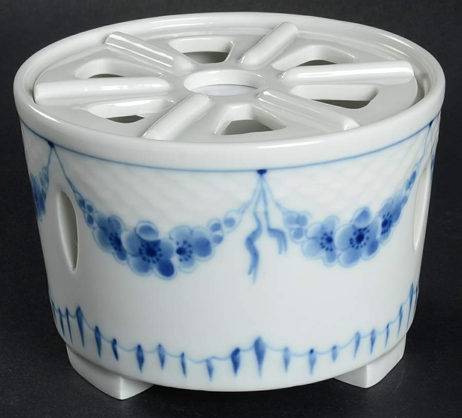 Empire Blue and White 2 Piece Warmer Stand by Bing & Grondahl-1