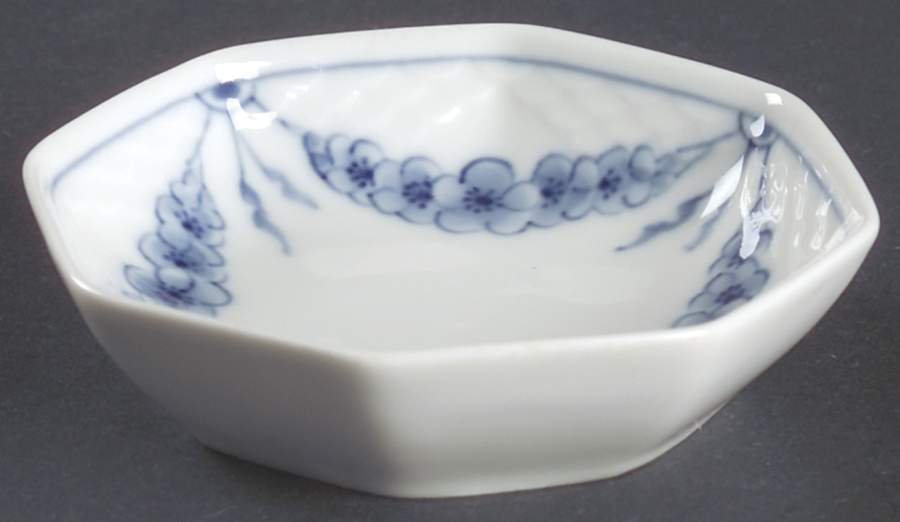 Empire Blue and White Octagonal Ashtray by Bing & Grondahl-1