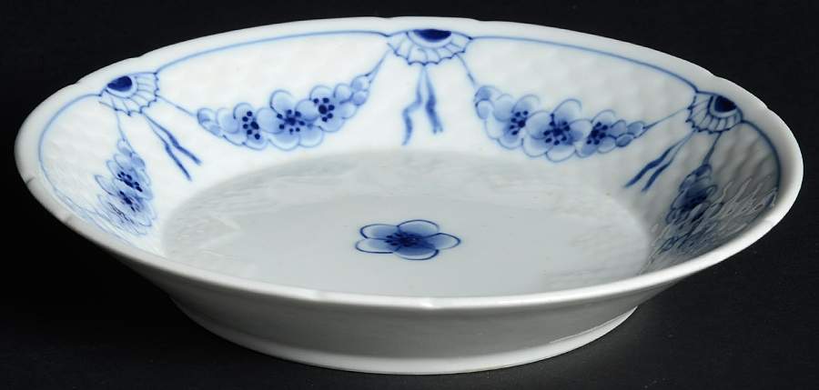 Empire Blue and White Fruit/Dessert (Sauce) Bowl by Bing & Grondahl-1
