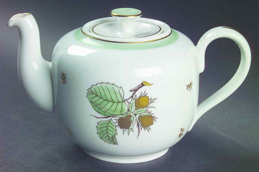 Hazelnut Teapot & Lid by Bing & Grondahl-1