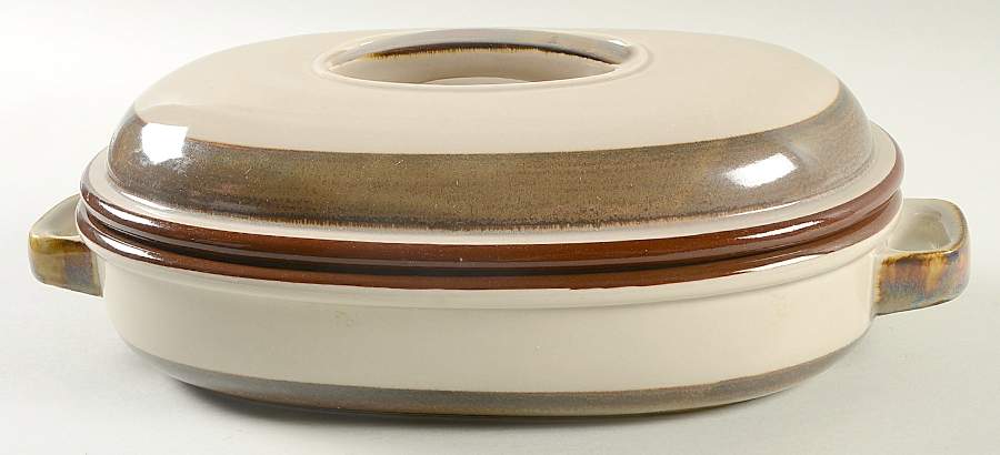 Mexico 1.5 Quart Oval Covered Casserole by Bing & Grondahl-1