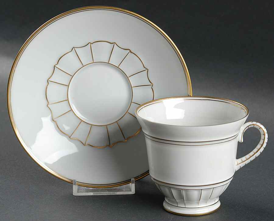 Offenback Footed Cup & Saucer Set by Bing & Grondahl-1