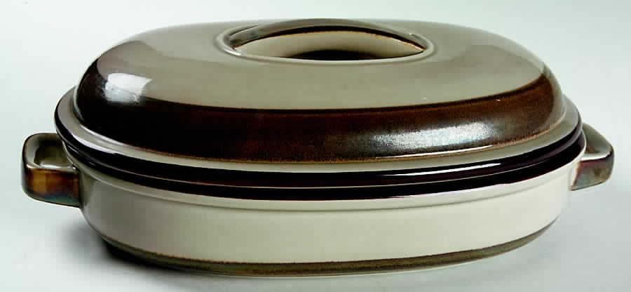 Peru 1.5 Quart Oval Covered Casserole by Bing & Grondahl-1