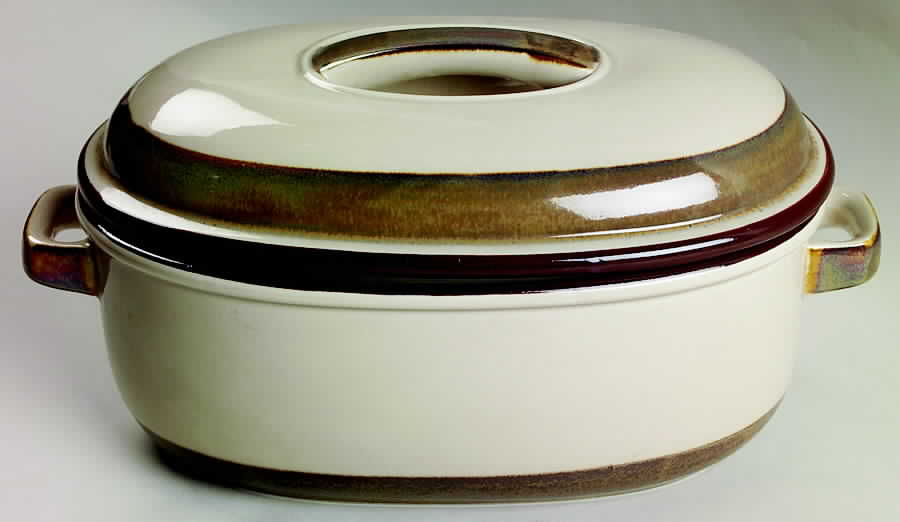 Peru 3.5 Quart Oval Casserole Covered by Bing & Grondahl-1