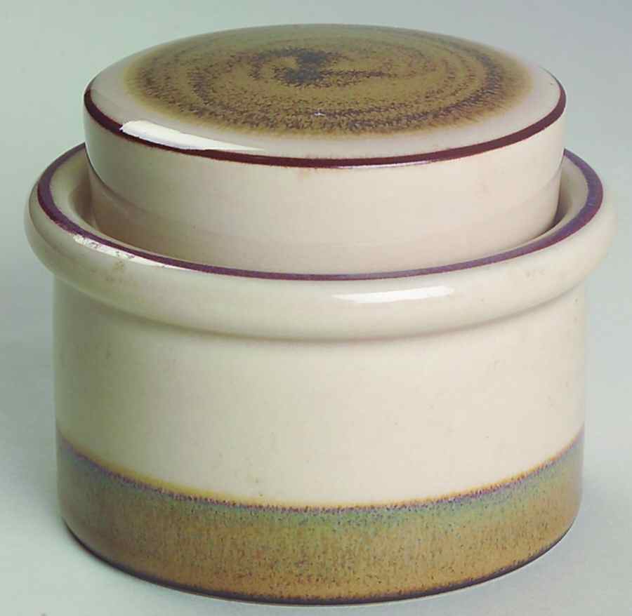 Peru Sugar Bowl & Lid by Bing & Grondahl-1