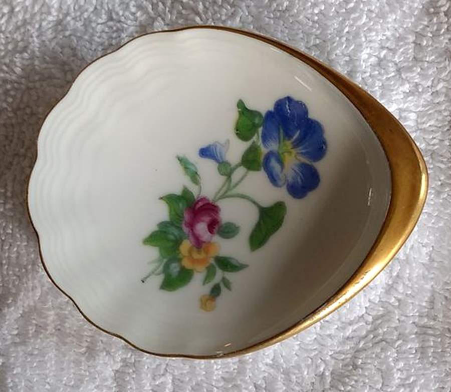 Saxon Flower (White Background) Oval Ashtray by Bing & Grondahl-1