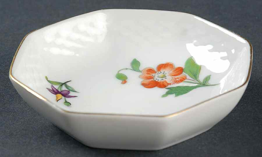 Saxon Flower (White Background) Small Ashtray by Bing & Grondahl-1