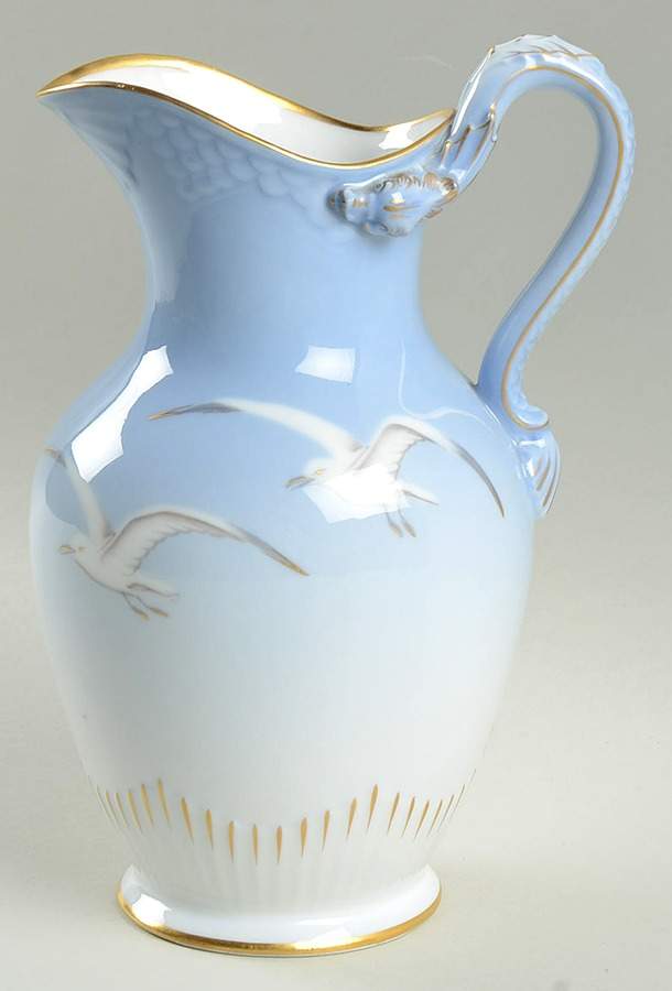 Seagull 40 Oz Pitcher by Bing & Grondahl-1