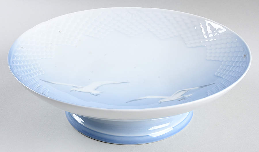 Seagull 9" Diameter Pedestal Cake Stand W/O Gold by Bing & Grondahl-1