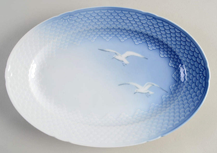 Seagull 13" No Gold Oval Serving Platter by Bing & Grondahl-1