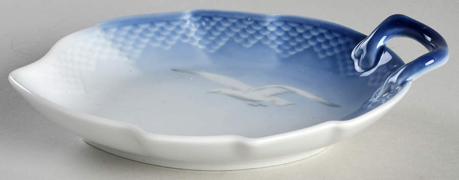 Seagull 7" Leaf Dish W/No Gold by Bing & Grondahl-1
