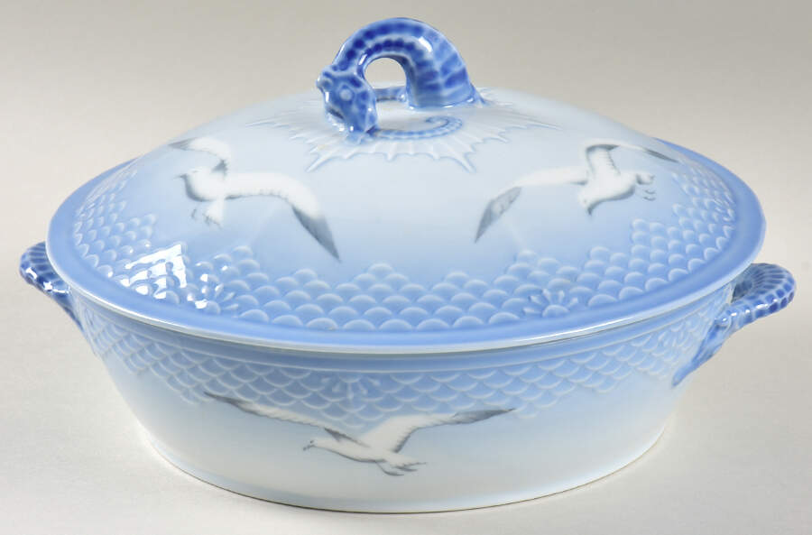 Seagull Round Covered Vegetable by Bing & Grondahl-1