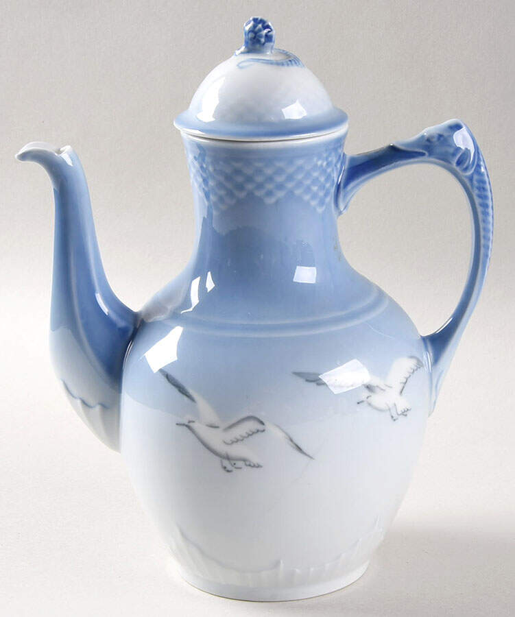 Seagull Small Coffee Pot & Lid No Gold Trim by Bing & Grondahl-1