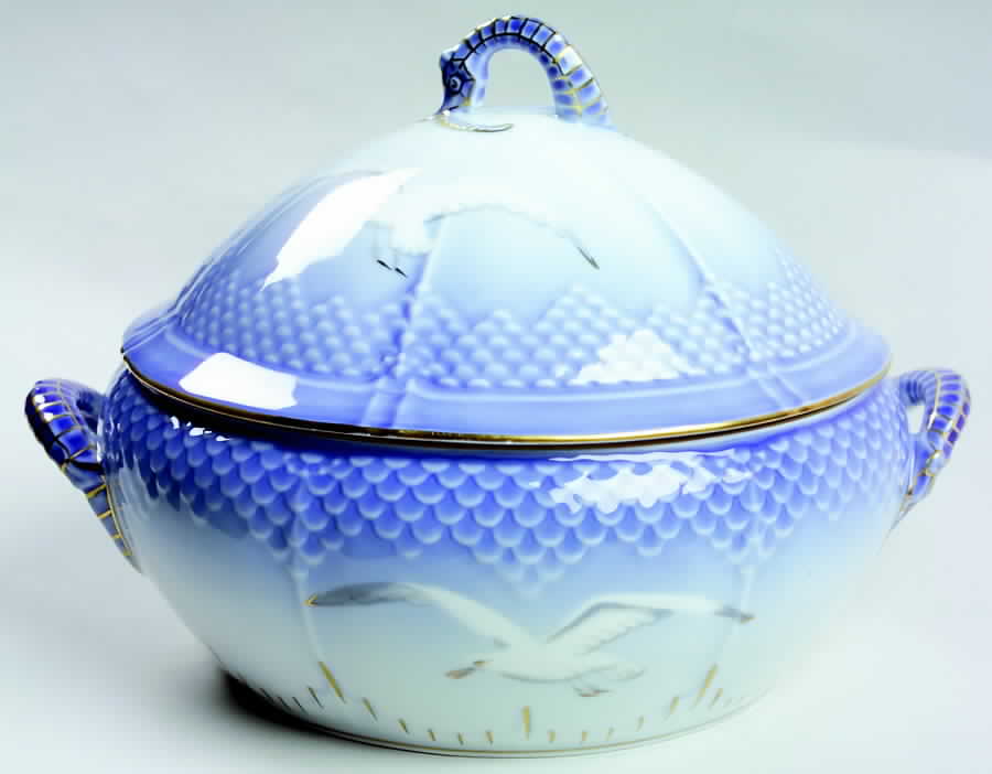 Seagull Round Covered Vegetable by Bing & Grondahl-1