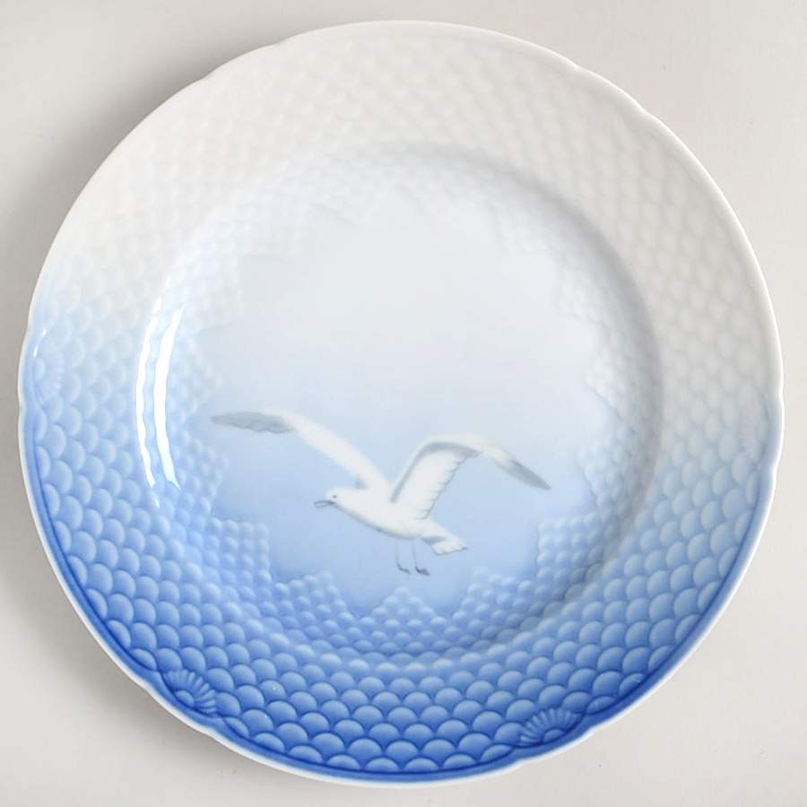 Seagull Dinner Plate without Gold Trim by Bing & Grondahl-1