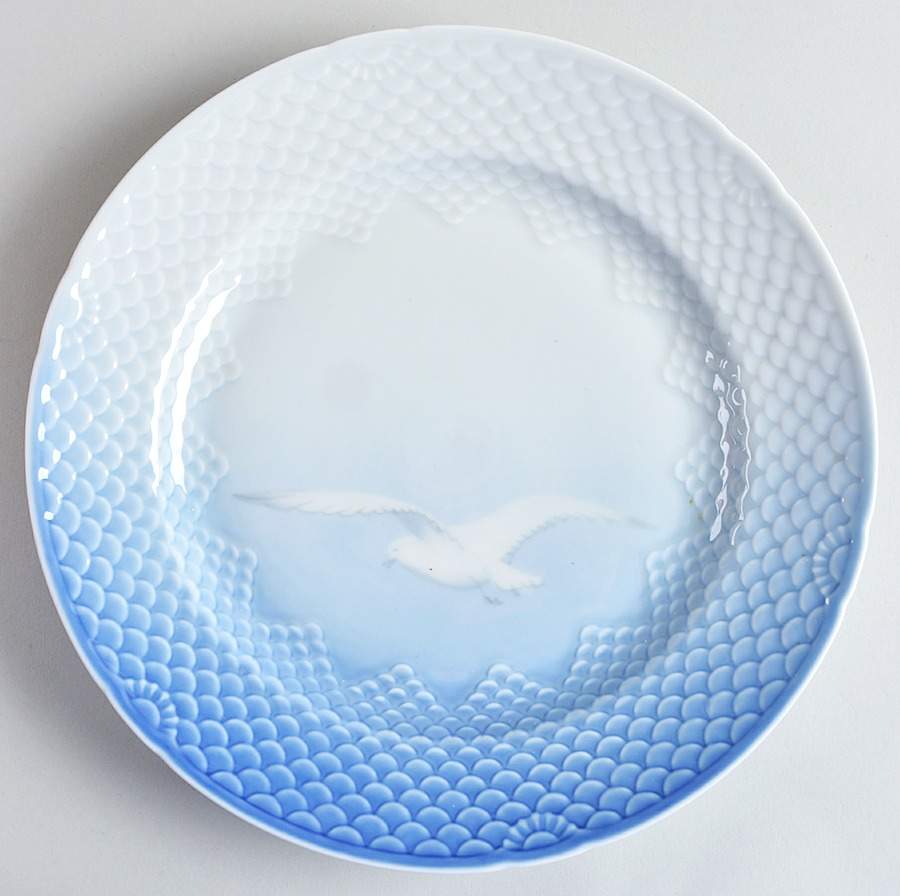 Seagull Large Dinner Plate w/No Gold Trim by Bing & Grondahl-1