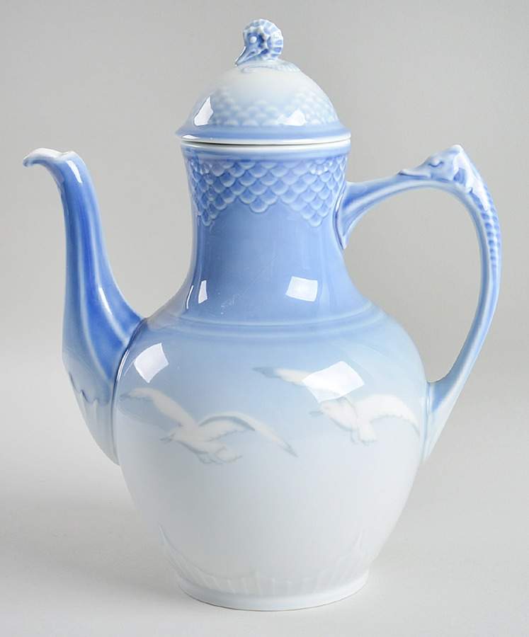Seagull Coffee Pot & Lid w/No Gold Trim by Bing & Grondahl-1