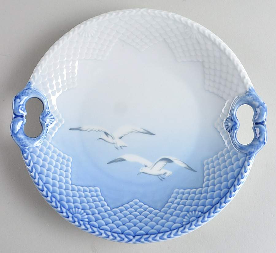 Seagull Handled Cake Plate w/No Gold Trim by Bing & Grondahl-1