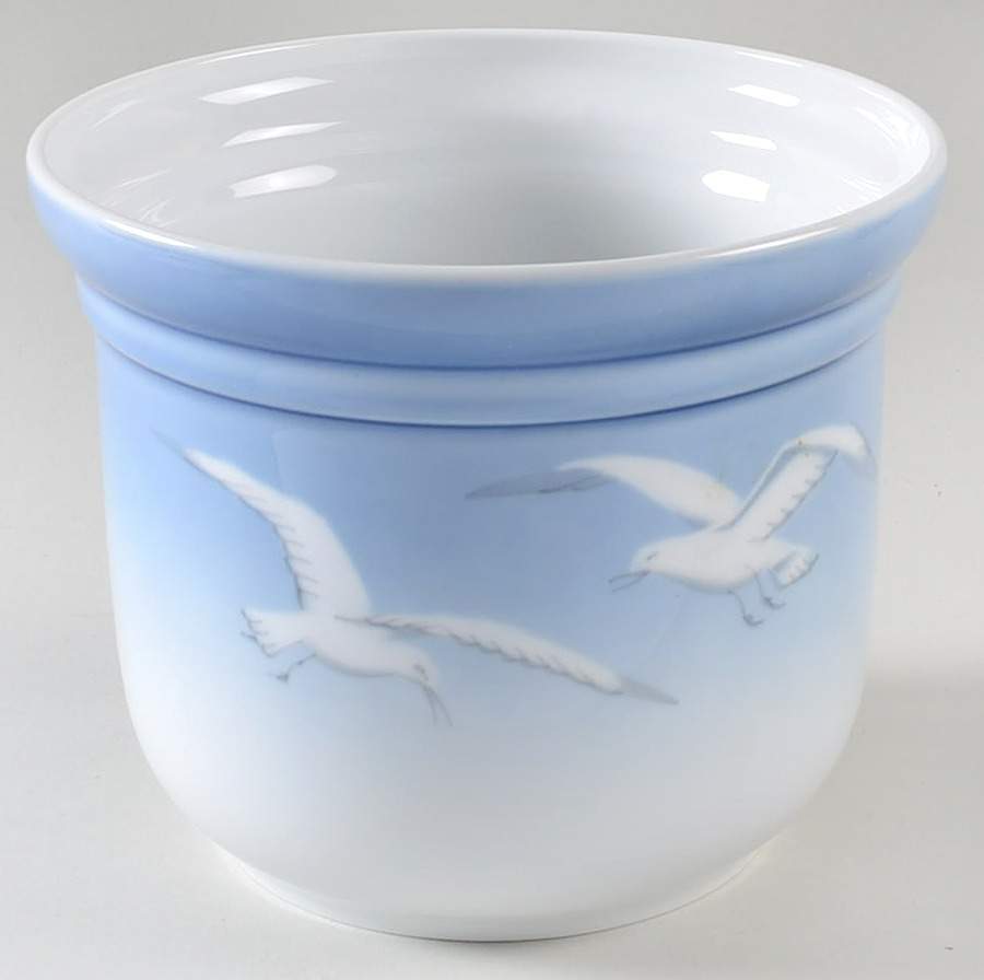 Seagull Medium Cachepot W/No Gold Trim by Bing & Grondahl-1