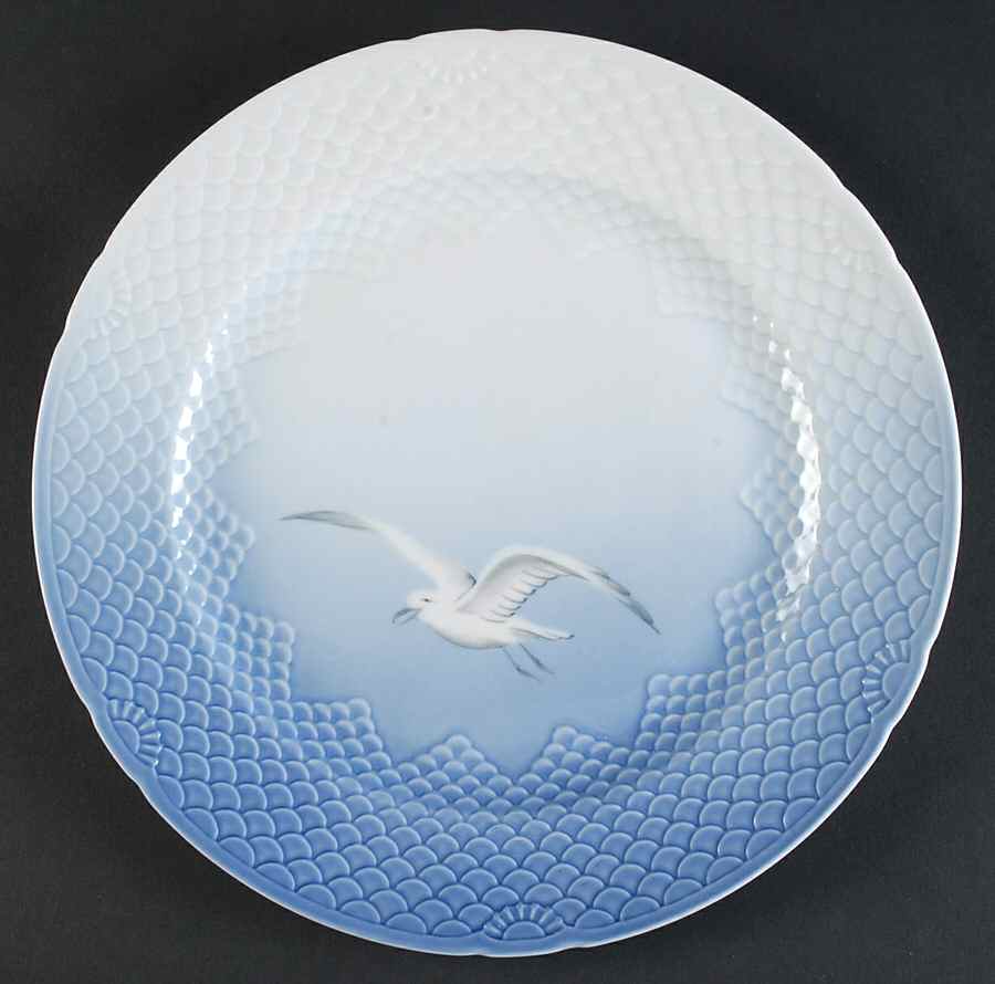 Seagull Large Dinner Plate w/No Gold Trim by Bing & Grondahl-1