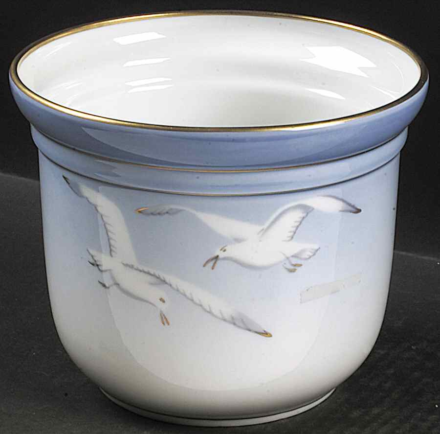 Seagull Medium Cachepot by Bing & Grondahl-1