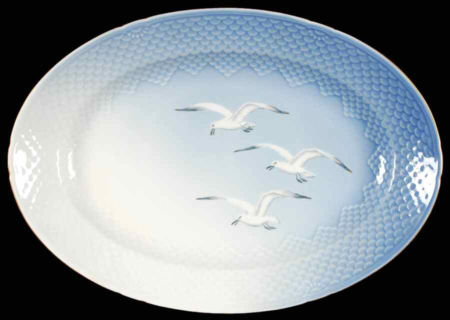 Seagull 15" Oval Serving Platter by Bing & Grondahl-1