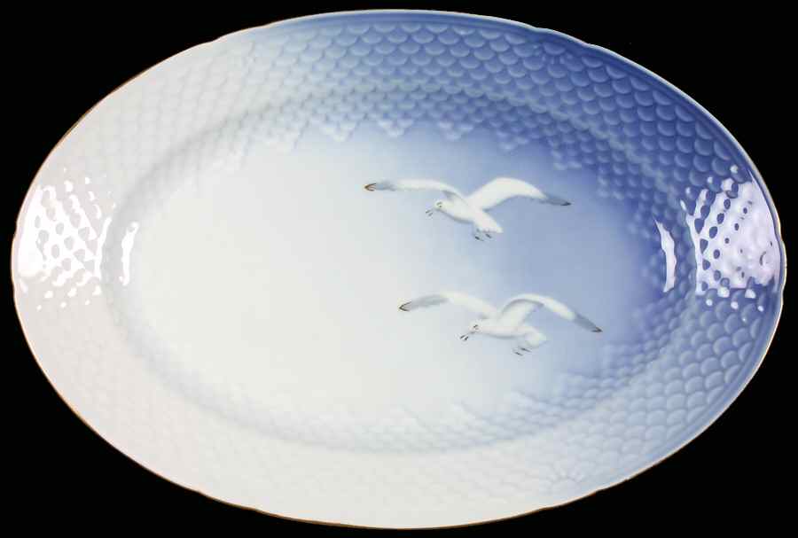 Seagull 13" Oval Serving Platter by Bing & Grondahl-1