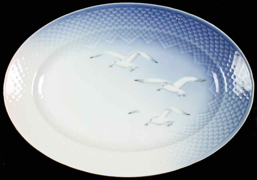 Seagull 15" Oval Serving Platter by Bing & Grondahl-1