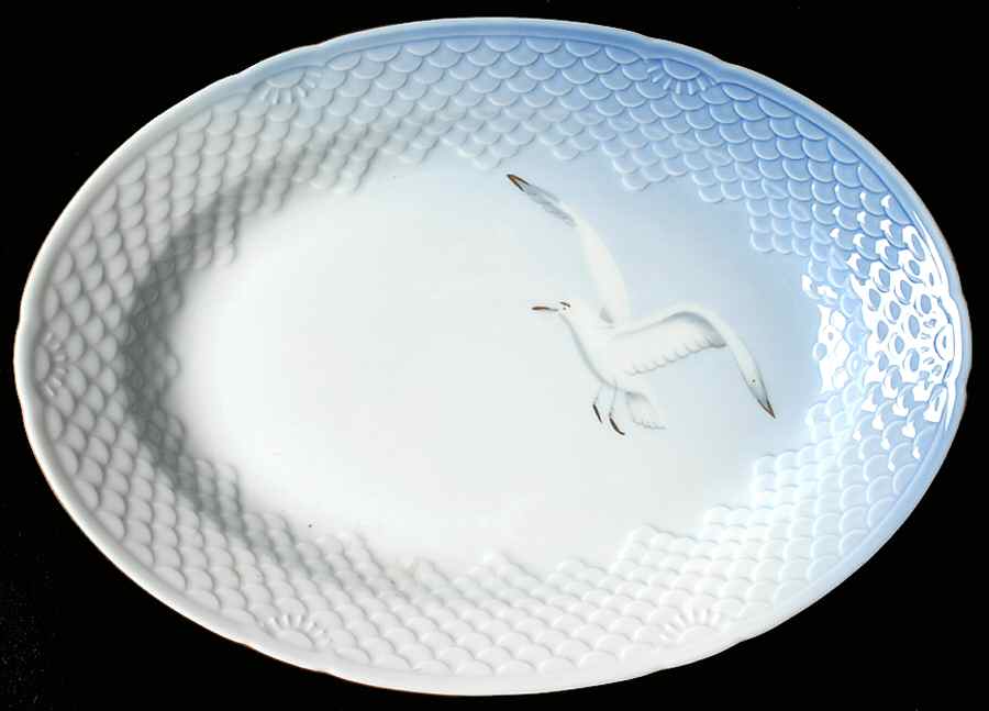 Seagull 11" Oval Serving Platter by Bing & Grondahl-1