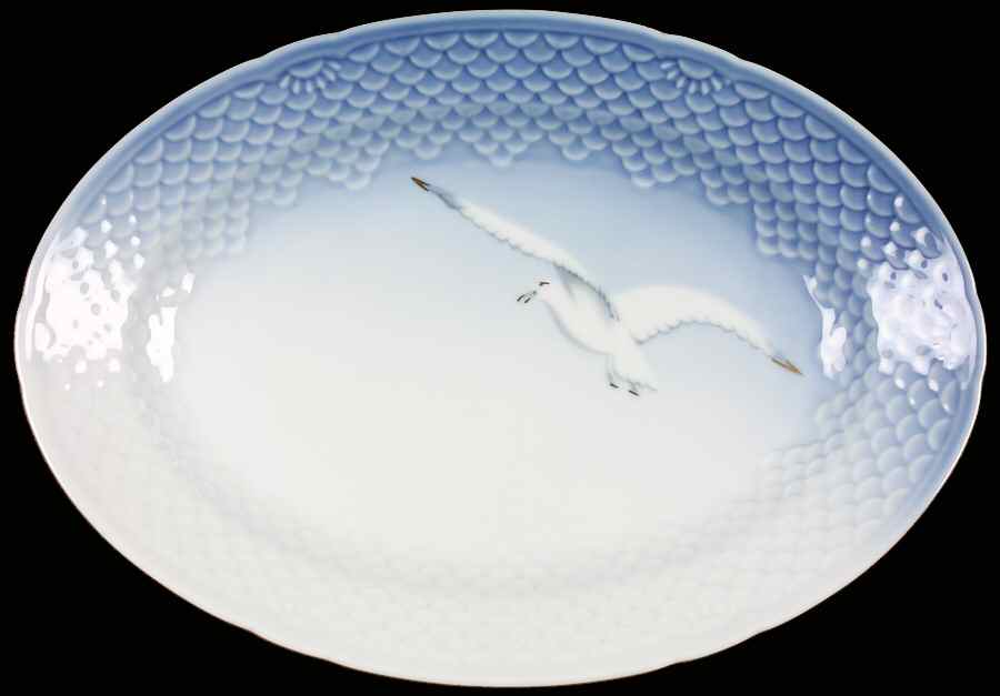 Seagull 11" Oval Serving Platter by Bing & Grondahl-1