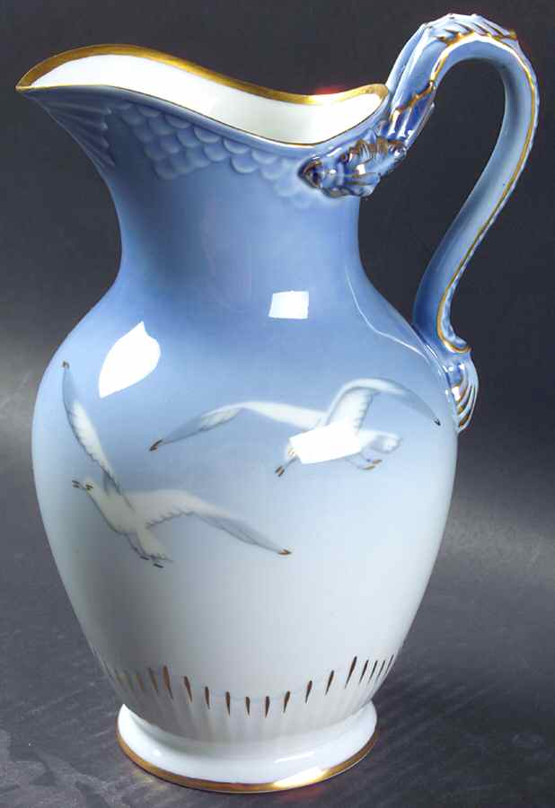 Seagull 40 Oz Pitcher by Bing & Grondahl-1