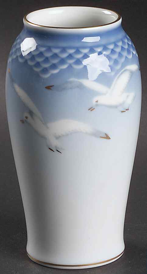 Seagull 5" Vase by Bing & Grondahl-1