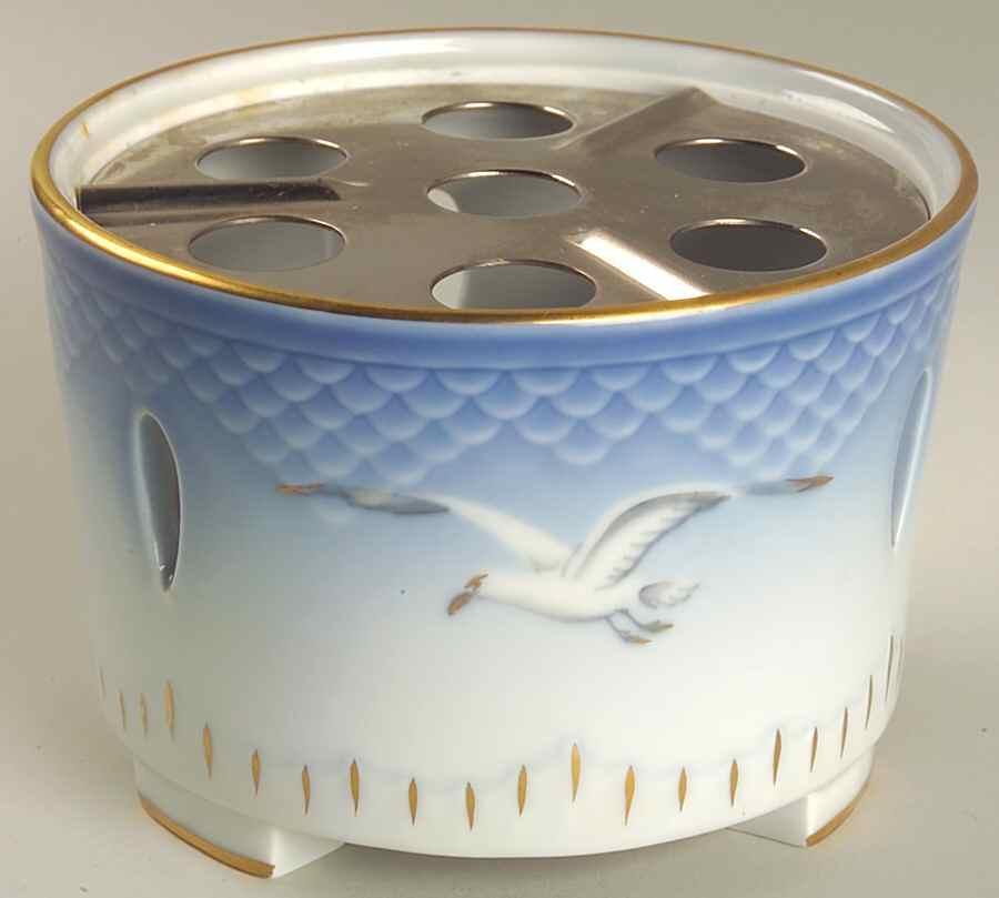 Seagull 3-Piece Warmer Stand by Bing & Grondahl-1