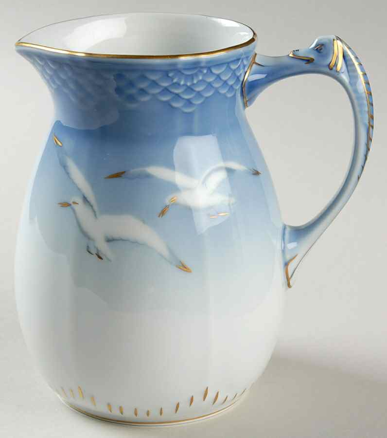 Seagull 24 Oz Pitcher by Bing & Grondahl-1