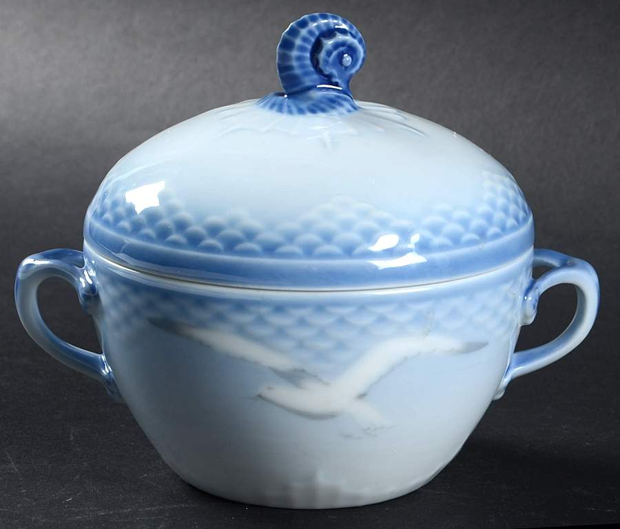 Seagull Sugar Bowl & Lid No Gold Trim by Bing & Grondahl-1